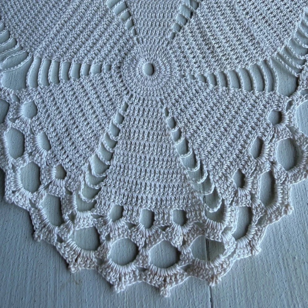 Vintage White Crochet Table Runner Handmade Lace Floral Medallion 40x13